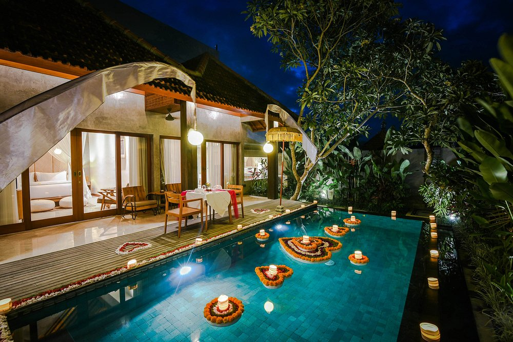 Luxurious suites with pool views and exceptional amenities in Ubud