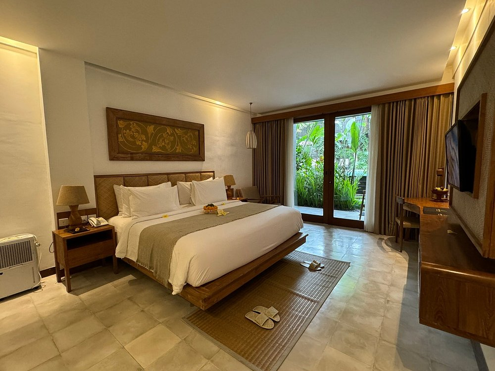 Suite with Pool Access